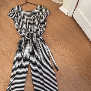Cropped leg Old Navy Jumpsuit tie front